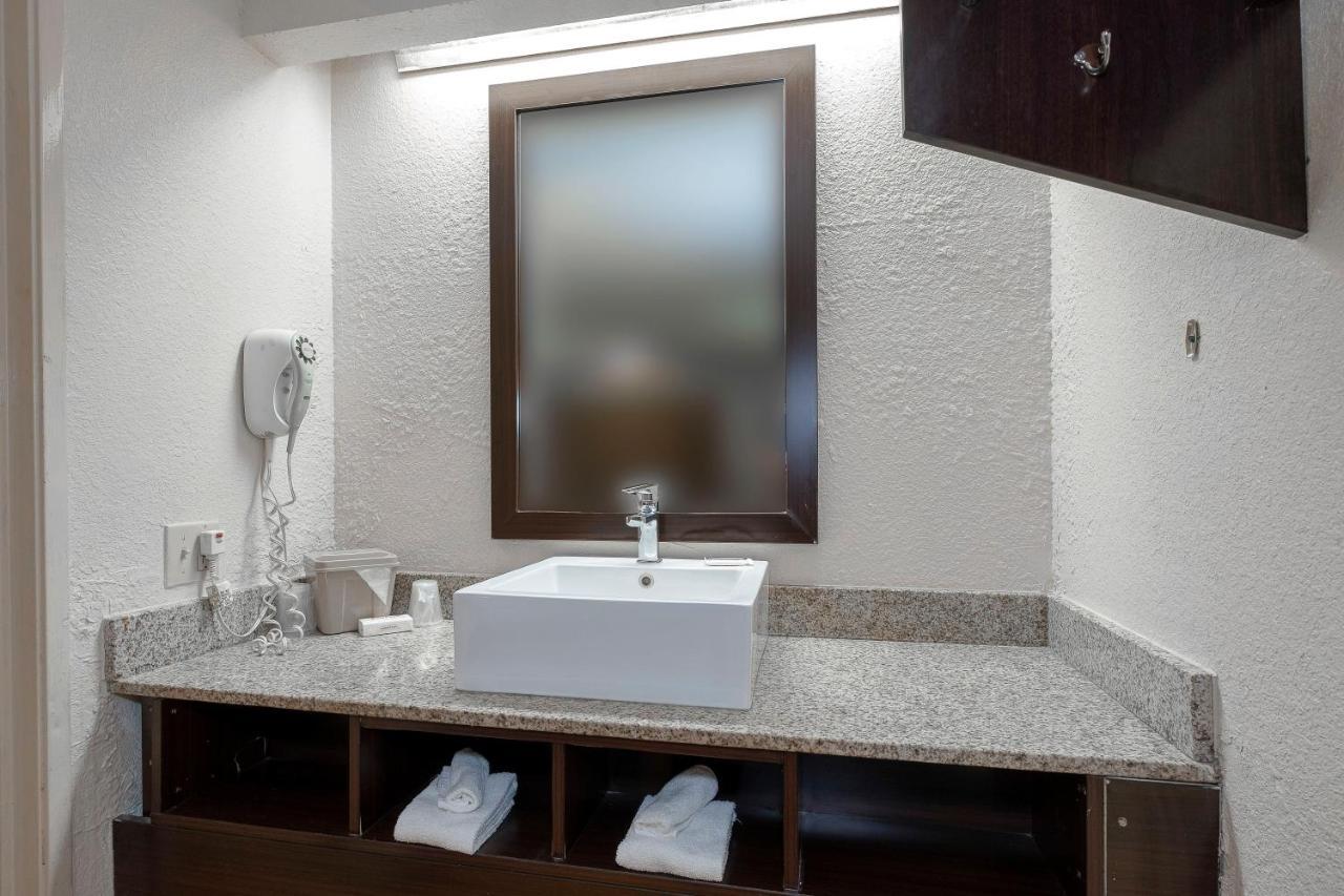 Red Roof Inn Atlanta - Smyrna/Ballpark Extérieur photo